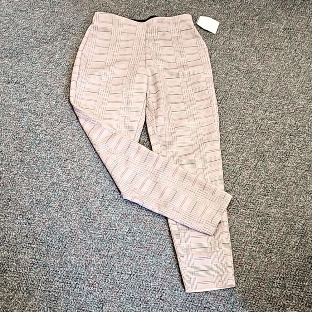 Houndstooth dress pants super soft!  Small